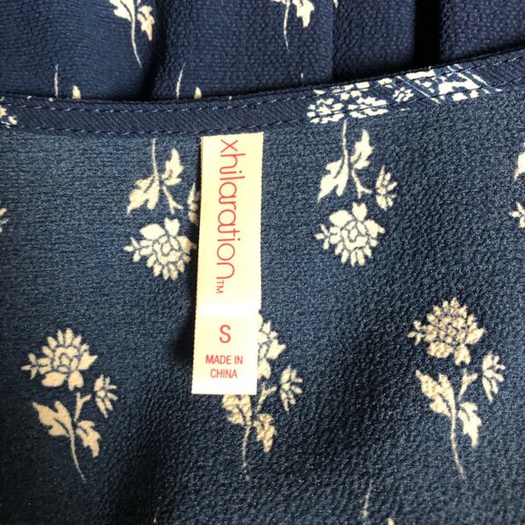 Xhileration Dress Womens Size Small Blue White Floral Long Sleeve V-Neck Boho - Picture 5 of 7